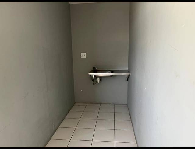 INDUSTRIAL PROPERTY TO RENT IN KILLARNEY GARDENS